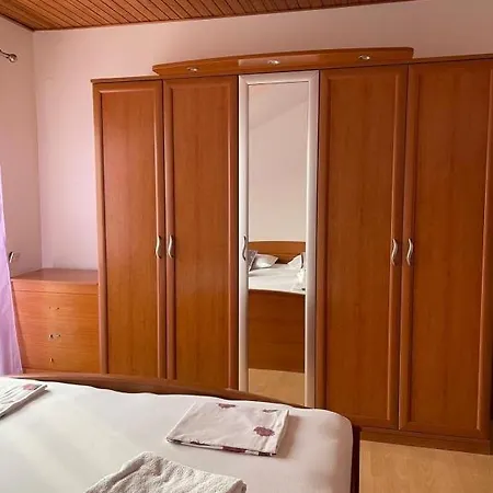 Lägenhet In With Sea View, Balcony, Air Conditioning, Wifi 5146-4